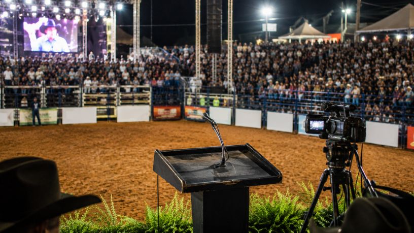 Promoção política em rodeios e limites da administração pública: o que o caso em Minas Gerais revela sobre uso de eventos culturais